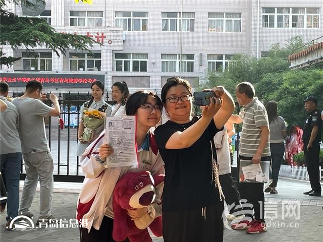 直擊高考：2024年高考落下帷幕 “顯眼包”花式接考排面拉滿