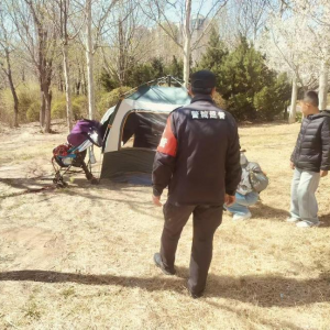 平度市鳳臺執(zhí)法中隊(duì)：護(hù)綠行動暖春意 文明游園共擔(dān)當(dāng)