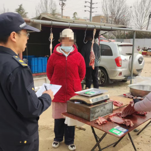 平度市東閣街道執(zhí)法中隊嚴厲打擊畜禽私屠濫宰