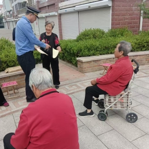 李園街道綜合行政執(zhí)法中隊雙管齊下，加大市政道路整治