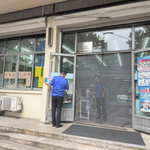 不懼高溫，勇戰(zhàn)酷暑—平度市綜合行政執(zhí)法局經(jīng)濟(jì)開發(fā)區(qū)中隊(duì)黨支部多措并舉開展市容精細(xì) ...
