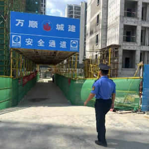 鳳臺(tái)執(zhí)法中隊(duì)：開(kāi)展執(zhí)法檢查 壓實(shí)揚(yáng)塵治理“第一責(zé)任”