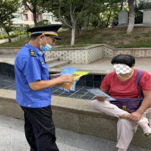 黨建引領(lǐng)—平度市綜合行政執(zhí)法局經(jīng)濟開發(fā)區(qū)中隊黨支部開展垃圾分類宣傳活動 ...