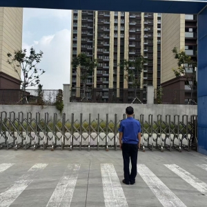 同和中隊：揚塵治理，為城市藍天“站崗”